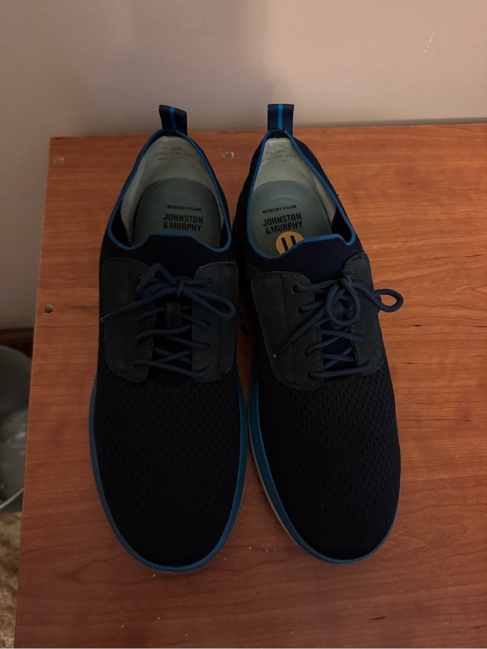 Johnston & Murphy Men’s Navy and Blue Lace-Up Sneakers
